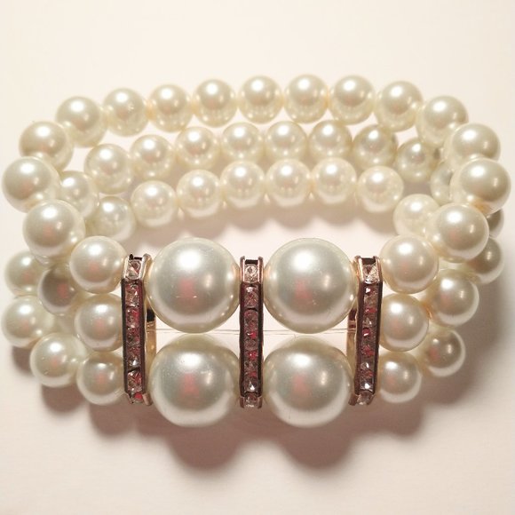 Three Strain Glass White Pearl Stretch Bracelet - Picture 2 of 4